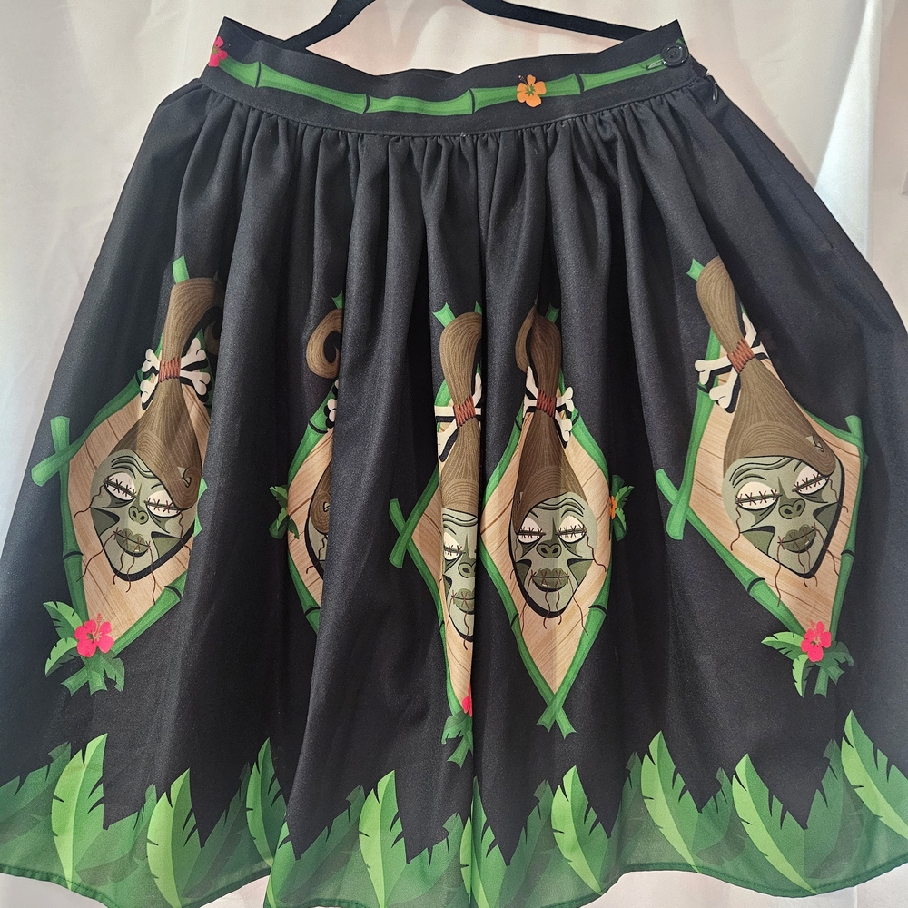 Large Oblong Box Shop Tiki Shrinken Head Swing Skirt With Pockets